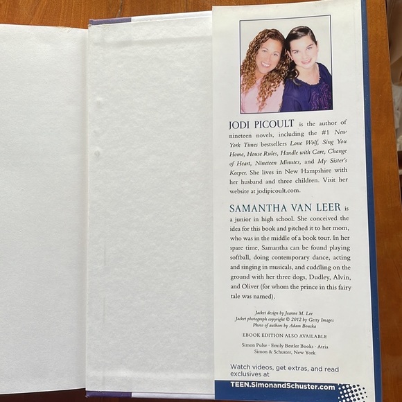 Between the Lines Hardcover book by Jodi Picoult & Samantha Van Leer. - Picture 4 of 6